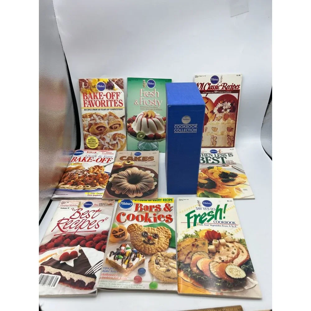 VTG 80's Pillsbury 9 Recipe Books & Box Set SlipCover Lot Cakes Cookies Bake Off